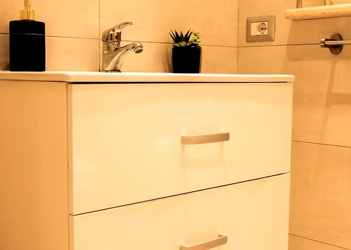 Bt20 - New & Bright In Balluta St. Julian's